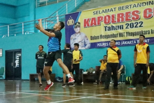 Sambut Hari Ulang Tahun Bhayangkara ke 76 Polres metro Jakarta Barat Gelar Lomba Badminton