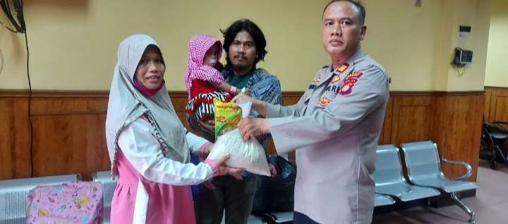 Sambut HUT Bhayangkara ke 76 Polres Metro Jakarta Barat Laksanakan Operasi Bibir Sumbing Gratis Kepada Masyarakat