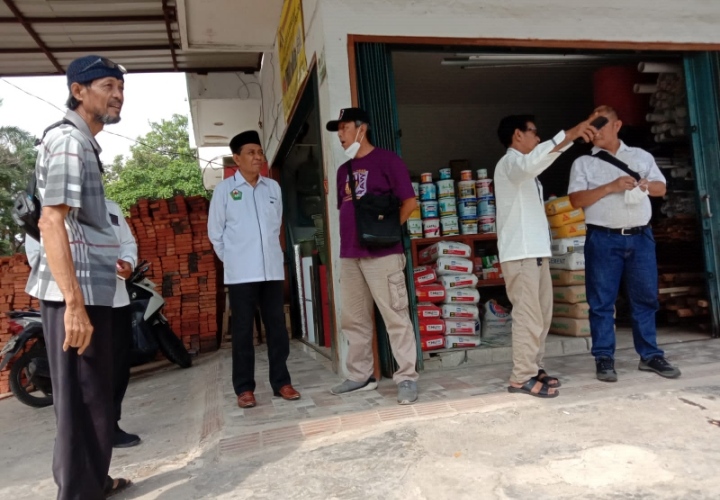 Di Genangi Air Saat Hujan Turun, Warga RW 08 Kalideres Dapat Bantuan Dari H Rustam Efendi
