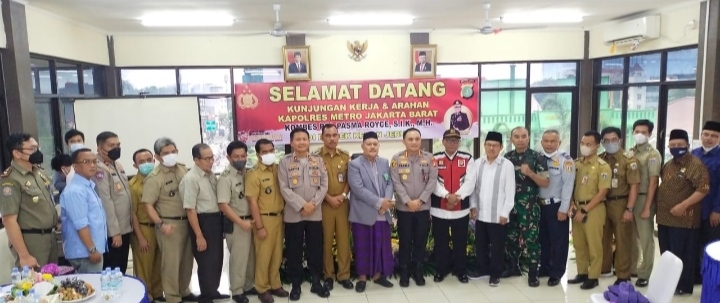 Kapolres Metro Jakarta Barat Kombes Pol Pasma Royce Laksanakan Kunjungan kerja ke Polsek Kebun Jeruk