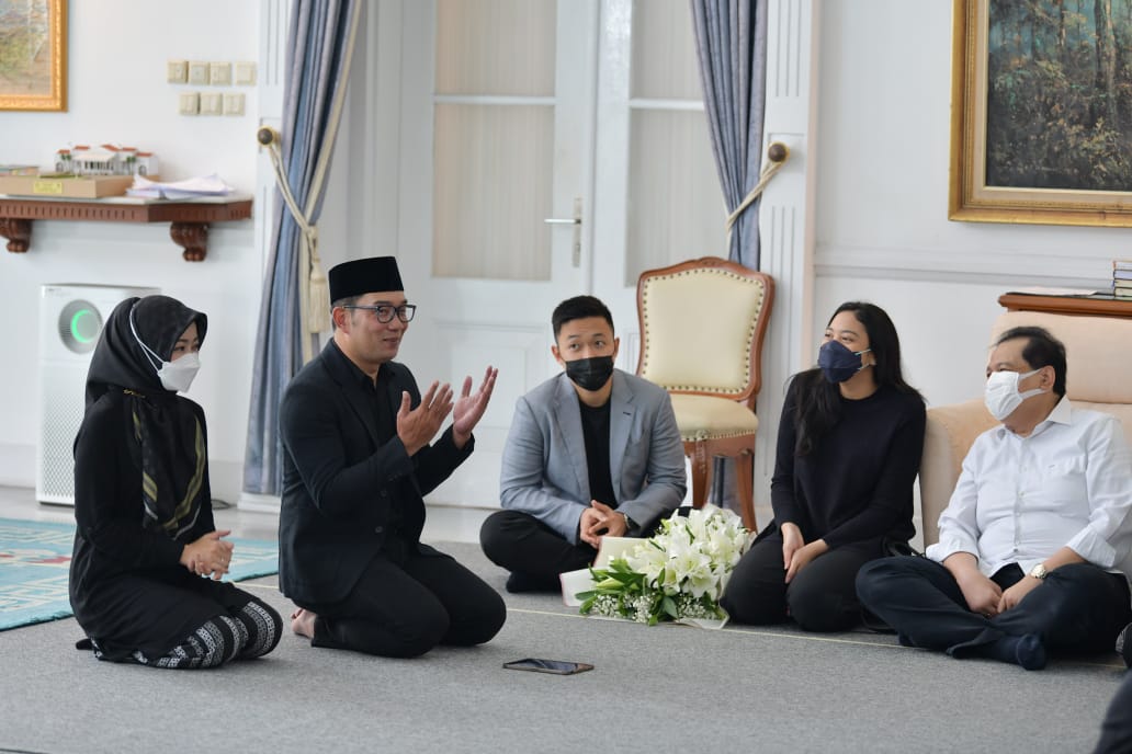 Chairul Tanjung, Dipo Alam, dan Sutiyoso Bertakziah ke Gedung Pakuan