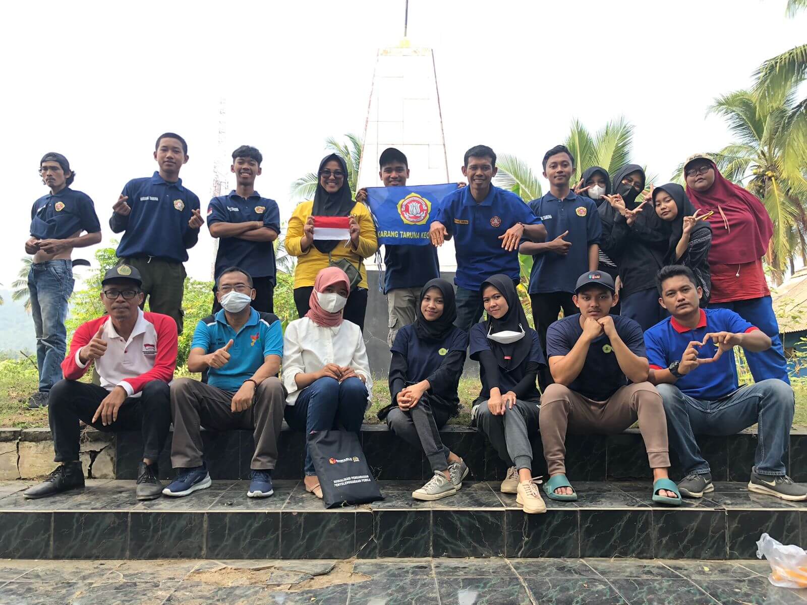 Karang Taruna Kecamatan Bayah Bersama Forkopimcam lakukan Giat Jumsih