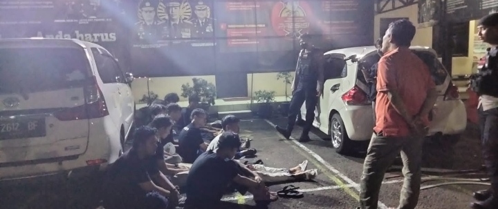 Tim Patroli Perintis Presisi Polres Metro Jakarta Barat Amankan Remaja Diduga Hendak Tawuran
