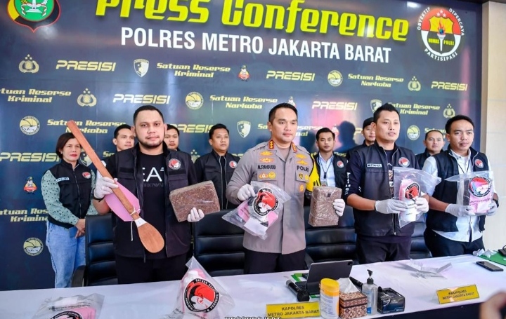 Pengungkapan Home Industri Narkotika Di Kamar Apartemen Cengkareng,Polres Metro Jakarta Barat Sita 103 Kg Tembakau Sintetis