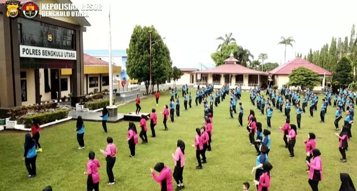 Personil Bengkulu Utara Tingkatkan Kesehatan Dan Imunitas Dengan Jum’at Sehat Senam Bersama Bhayangkari