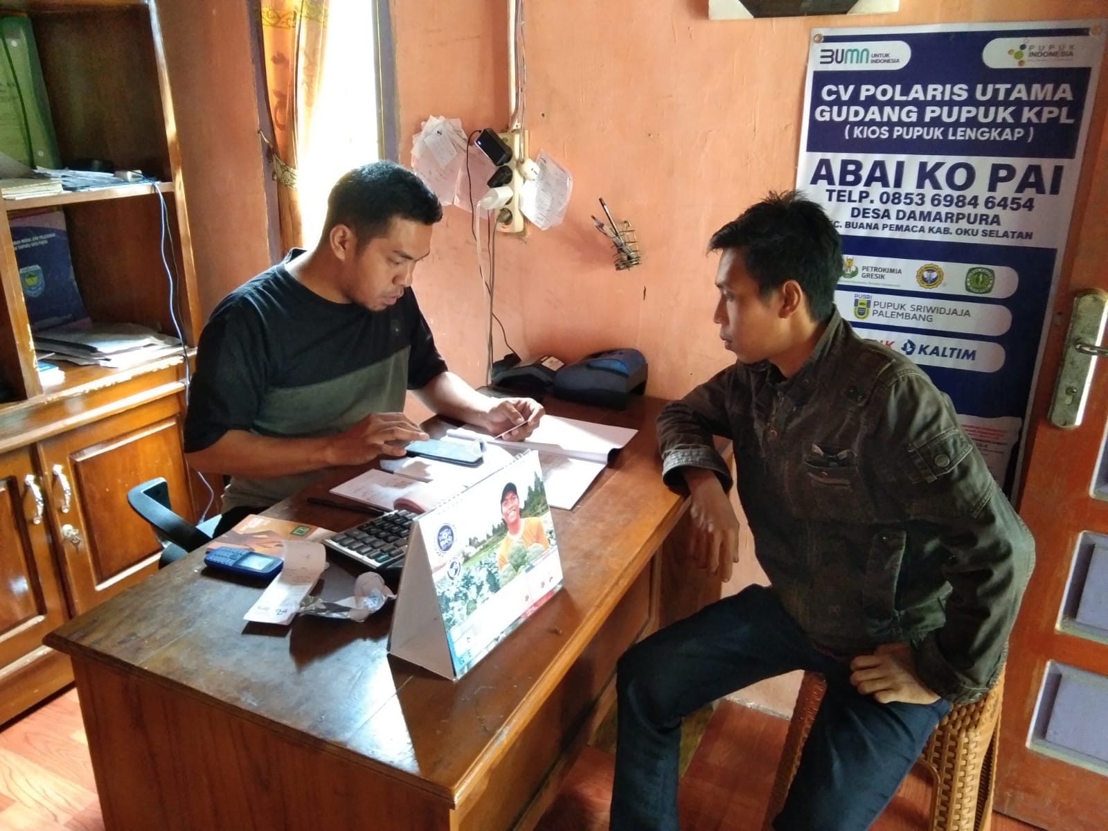 Realisasi Pupuk Bersubsidi Untuk Kelompok Tani Berjalan Dengan Lancar Di Kios KPL Abai Ko Pai Desa Damar Pura