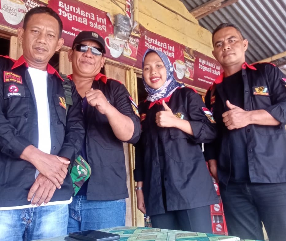 KETUA FORUM KEPALA DESA KECAMATAN BANDING AGUNG DIDUGA BAGI UANG DANA DESA KE OKNUM WARTAWAN DAN LSM OKU SELATAN