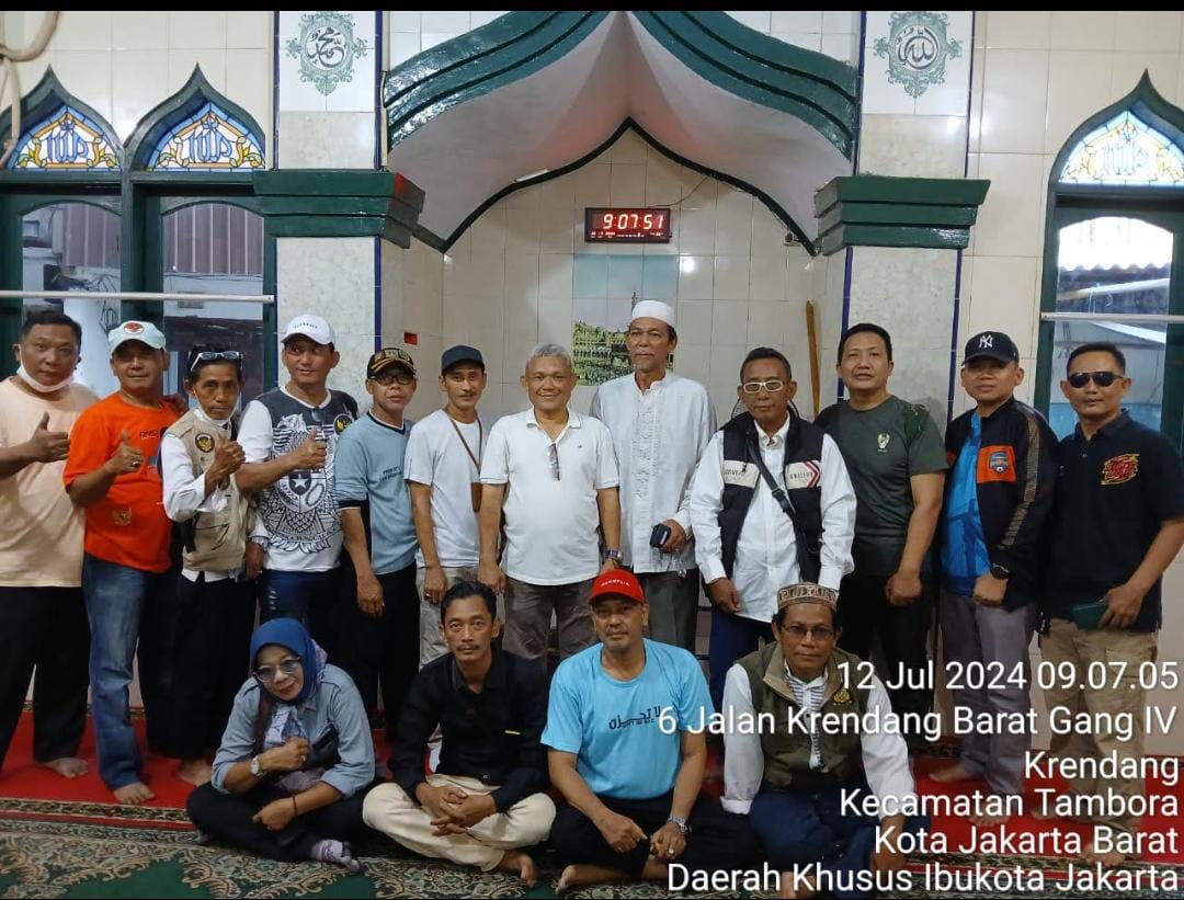 Program Lurah Krendang Bersih-Bersih Masjid