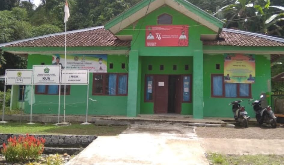Kepala KUA Kecamatan Cidadap Geram, oleh Oknum Di Kantornya
