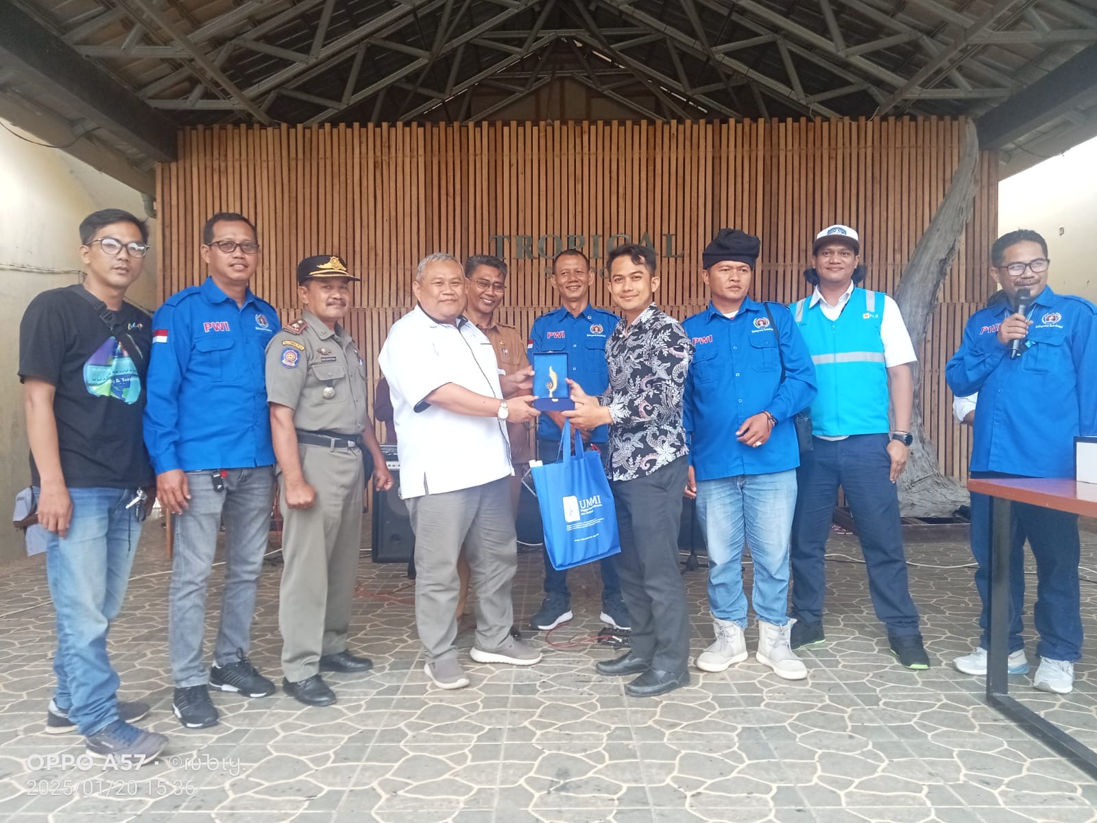 PWI Kab. Sukabumi Gandeng PLN dan UMMI Sosialisasi dan Edukasi Jurnalistik Pelajar SMA 1 Sagaranten