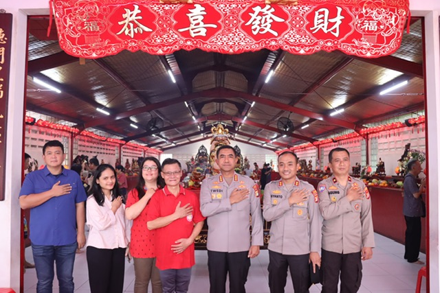 Jelang Imlek 2025, Polres Metro Jakbar Amankan 47 Vihara dengan Terjunkan 289 Personel