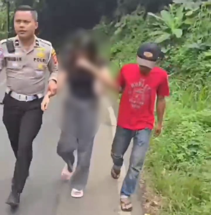 Penyelamatan Anggota Satlantas Polres Sukabumi, Berhasil Bujuk Wanita Akan Bunuh Diri Di Jembatan Citatih