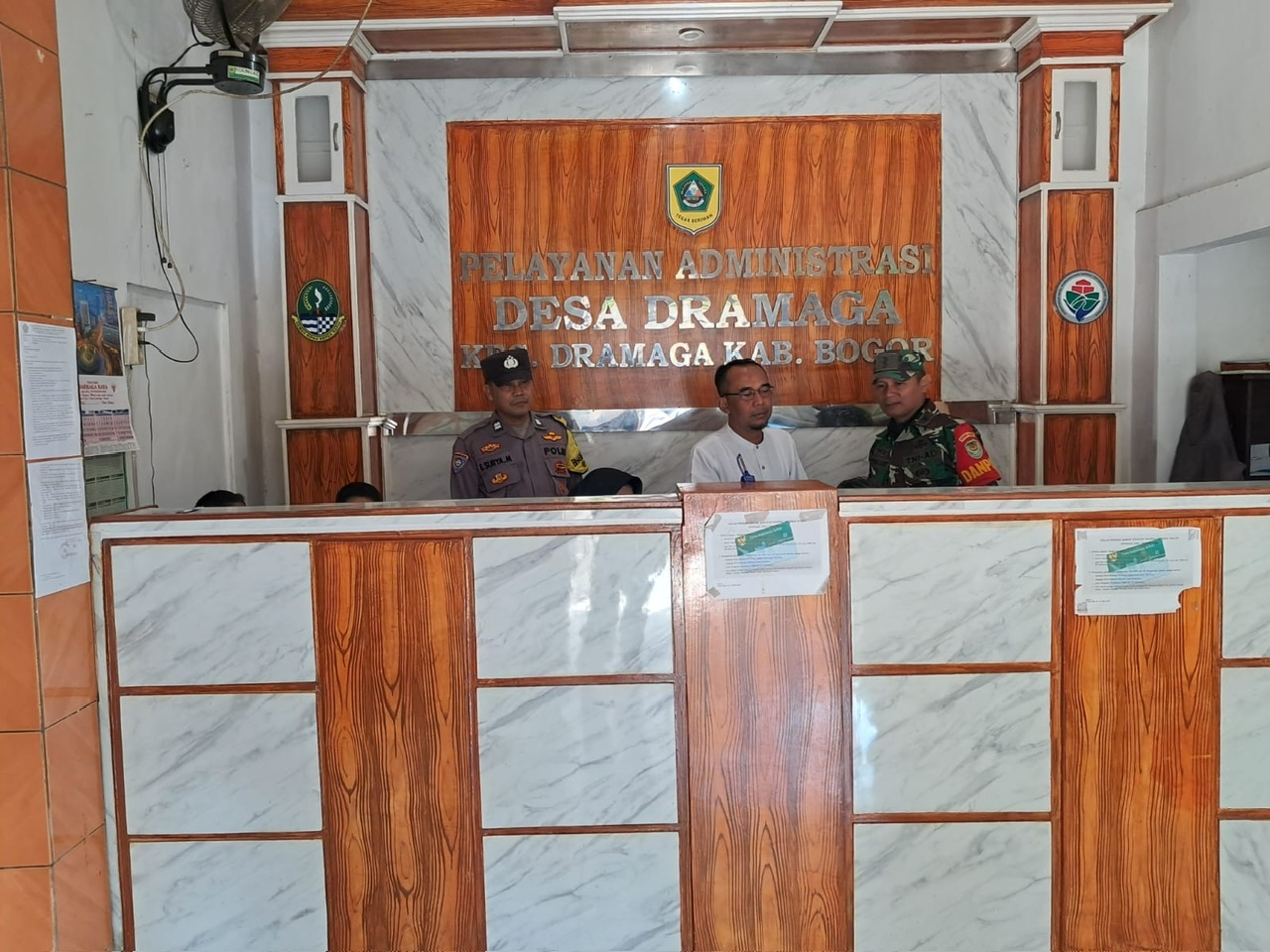 Sinergitas TNI dan POLRI Ajak Staf Desa Tingkatkan Keamanan Lewat Patroli Dialogis