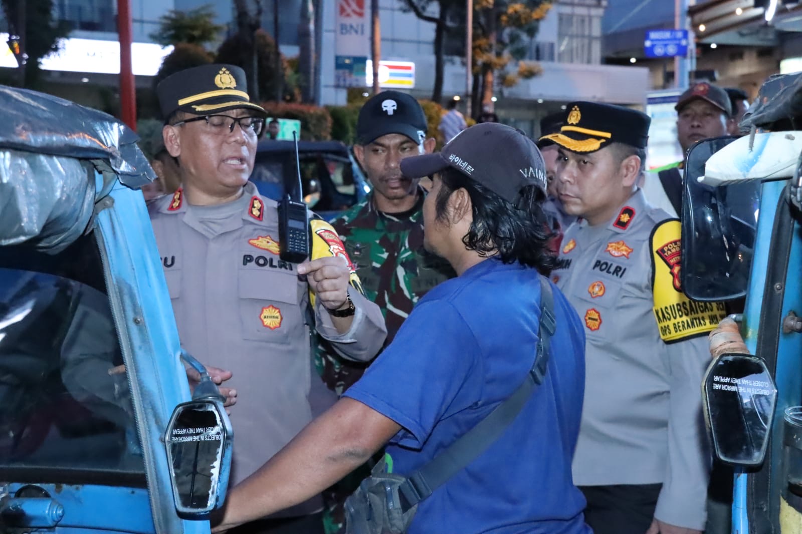 Resahkan Warga, Polres Jakbar Bersama 3 Pilar Tertibkan Jukir Liar di Kawasan Season City