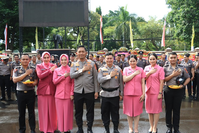 Sebanyak 98 Personel Polres Bogor Naik Pangkat, Kapolres Pimpin Langsung Upacara Kenaikan Pangkat TMT 1 Juli 2025