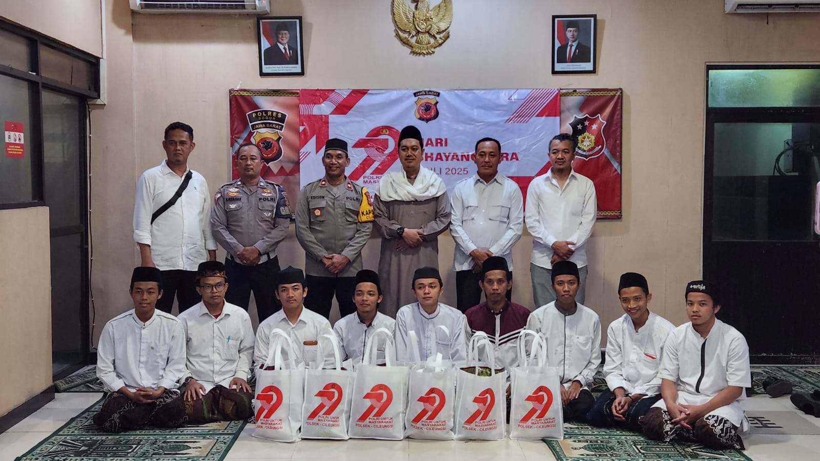 Sambut HUT Bhayangkara ke-79, Polsek Cileungsi Gelar Khatam Quran dan Buka Puasa Bersama