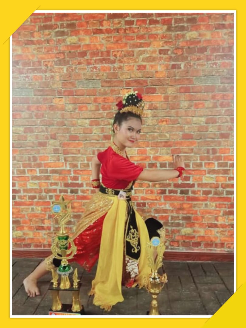Revandita, Penari Tradisional Sang Juara
