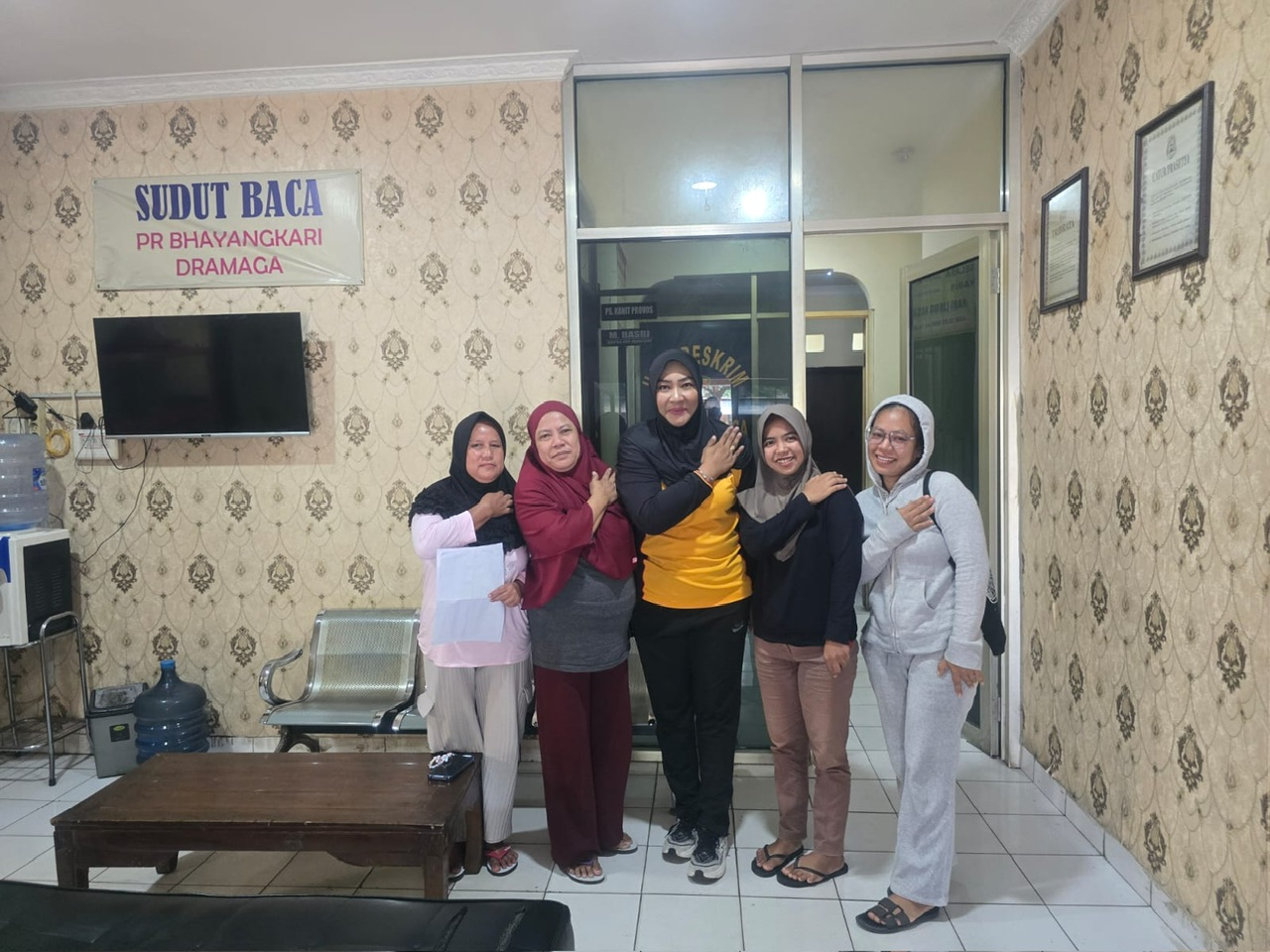 Kapolsek Dramaga Laksanakan Program Jumat Curhat Dengarkan Aduan Keluhan Warga Masyarakat