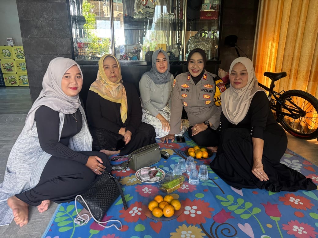 Kapolsek Dramaga Gelar Jumat Curhat, Sambangi Warga Dengarkan Keluhan