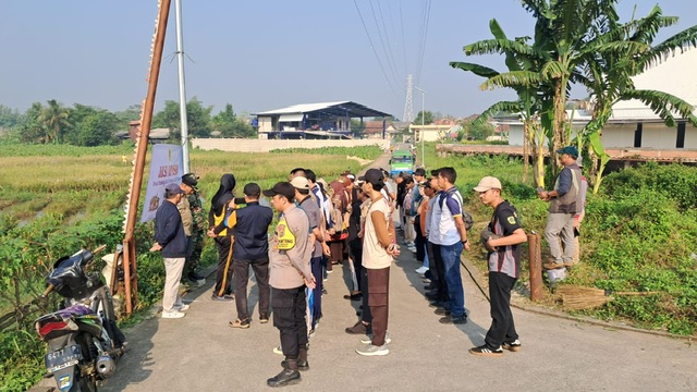 Kapolsek Dramaga Bersama Forkompincamdes Laksanakan Jumsih Serta Himbauan Kamtibmas