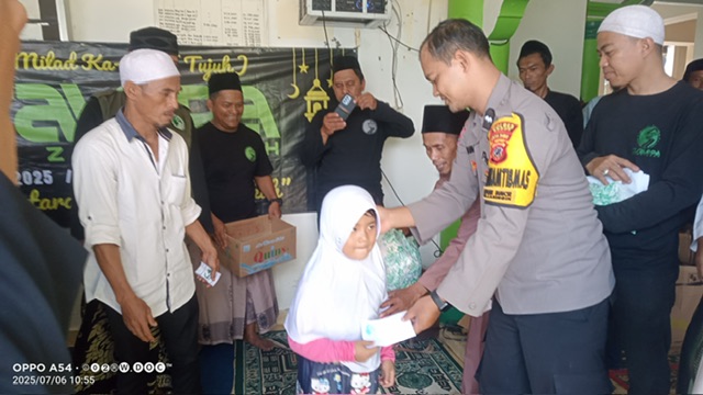 Tebar Kepedulian di Bulan Muharram 1447 H, Bhabinkamtibmas Hadiri Kegiatan Santunan Anak Yatim
