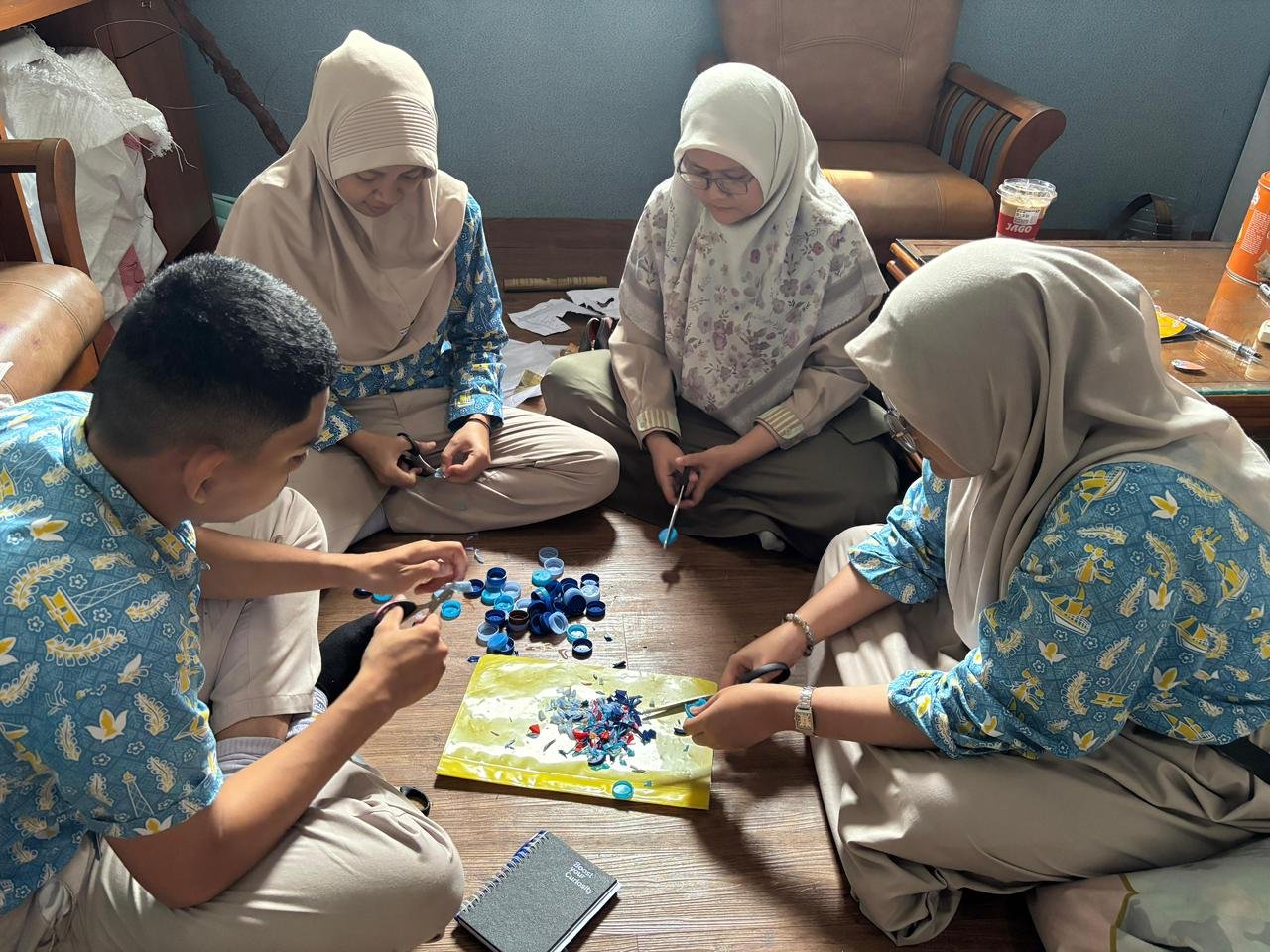 Gerakan Daur Ulang Kreatif OSIS dan MPK SMA Wijaya Kusuma Jakarta Utara